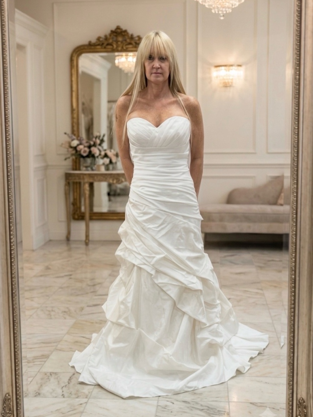 Mori Lee Strapless Ruched Bridal Gown size 4-6, never worn